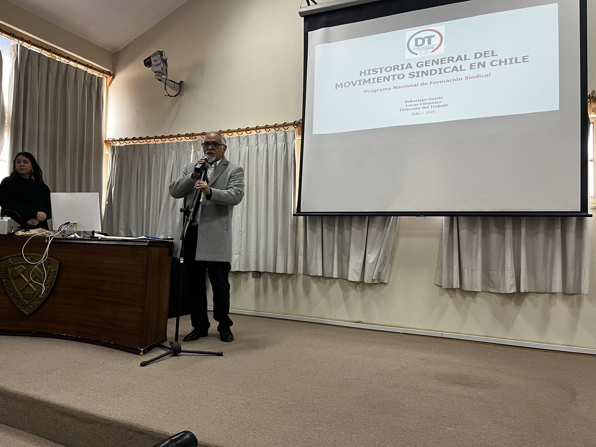 En estos momentos se encuentra desarrollando la Escuela de Formación Sindical María Ester Ferez Nazarala en la Región de Atacama, contando con la presencial del Director Nacional del Trabajo, Pablo Zenteno Muñoz, con la asistencia de dirigentes/as de toda la región 🌳