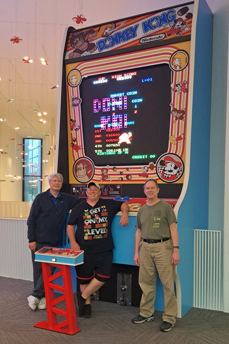 We were honored that Steve Wiebe, former two-time world champion at Donkey Kong, stopped by the museum recently to play the world’s largest playable version!
