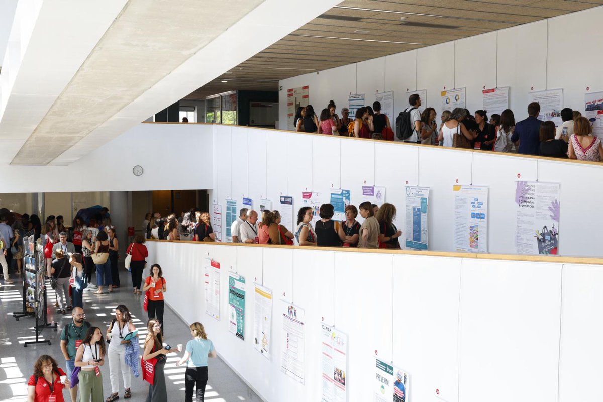 InclusioCat's tweet photo. 🙌 Tanquem el primer dia del #inclusiocat amb 278 assistents!
Gràcies per fer possible una jornada plena d’idees, reflexions i mirades compartides sobre l’acció social.
Demà continuem! 💬
#Inclusió2025 #AccióSocial #Gràcies https://t.co/kt5WNoNH8A