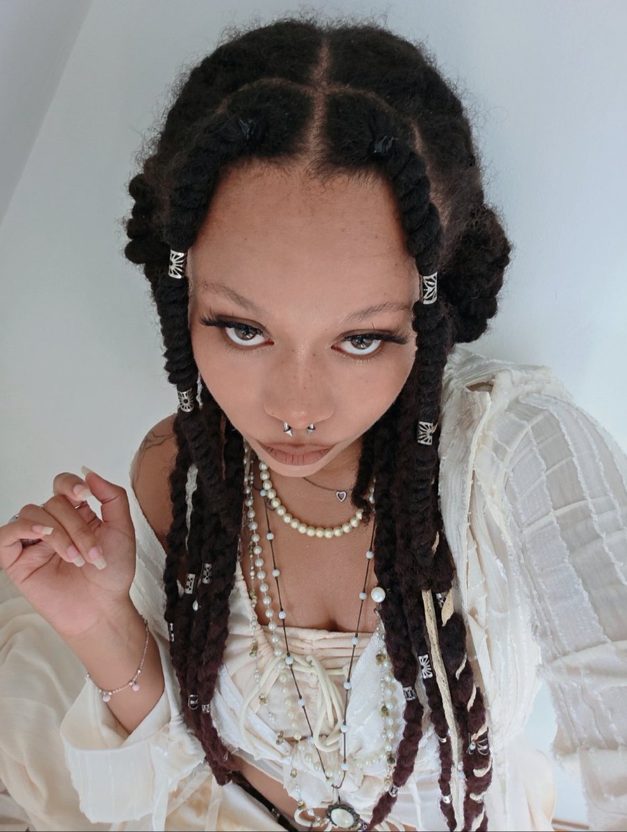 l0ar⁺₊⋆ tweet media