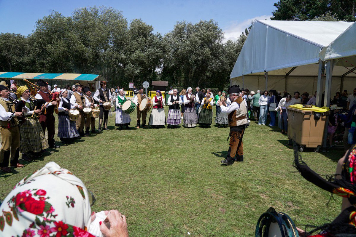 🙌 Este domingo, 13 de xullo, é o Día da Familia.

Unha celebración na que se reunirán máis de 2.000 persoas que gozarán non só da comida, senón tamén da música, espectáculos e moito máis ‼️

ℹ️ Máis información na nosa páxina web: abegondo.gal/abegondo-reuni…