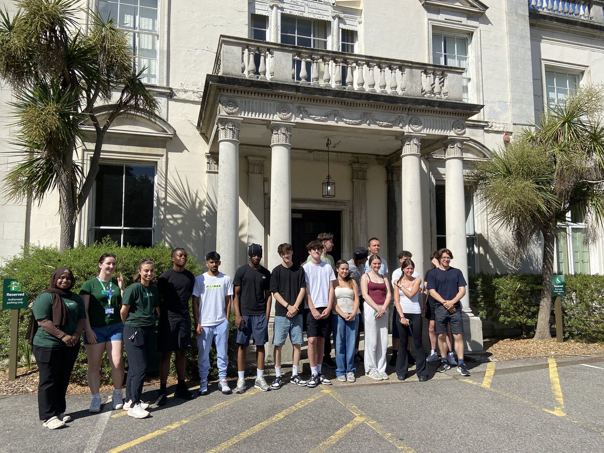 AimHigherLSouth's tweet image. Fantastic campus tour with Student Ambassadors & some lawn games. We鈥檙e having a great time at our Cultural Capital Residential!