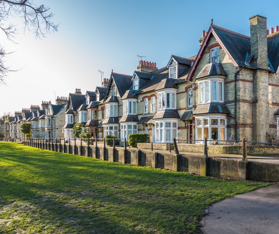 You’ve tidied, staged, and prepared your home for sale. The photos are live, and your property is ready to attract attention. But once it's listed, what should you do next?

harrowells.co.uk/site/blog/prop…