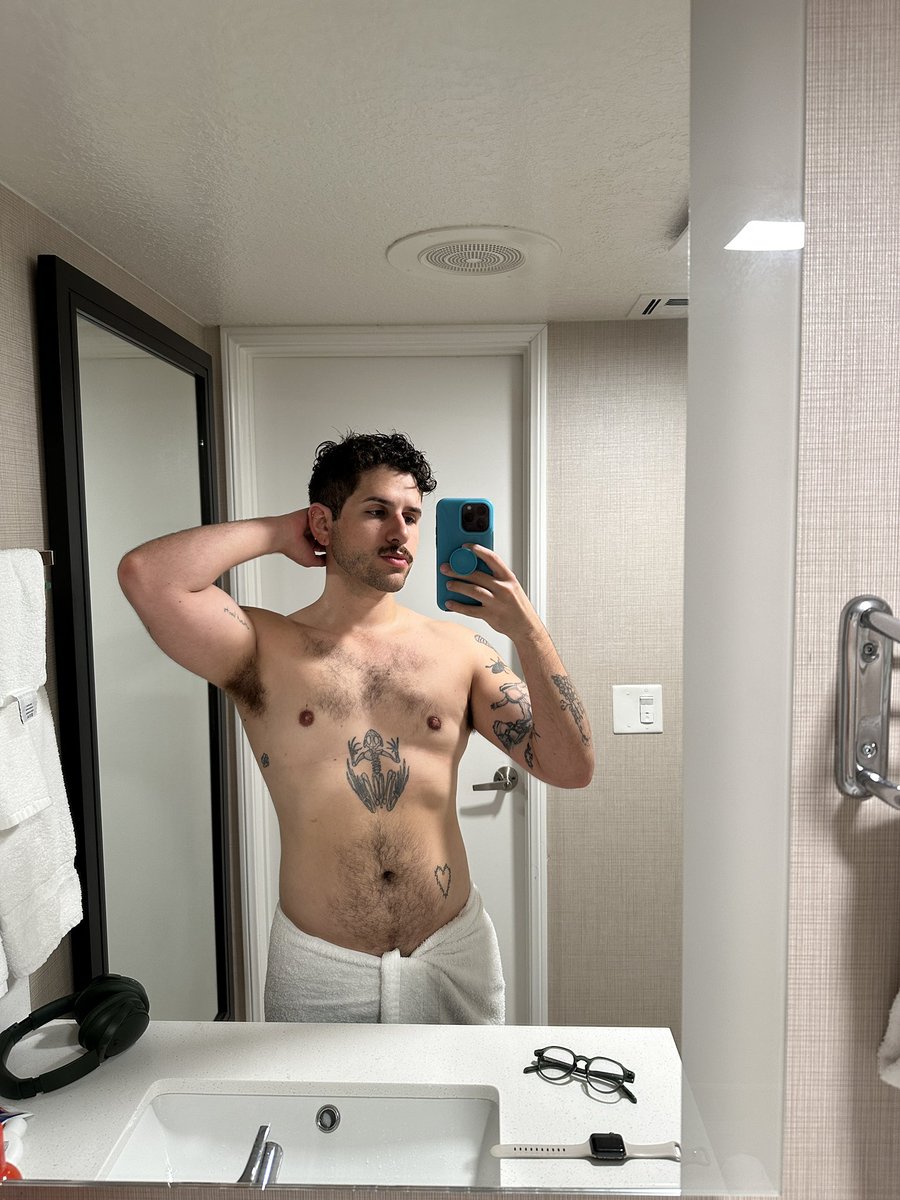 yearly hotel mirror pic