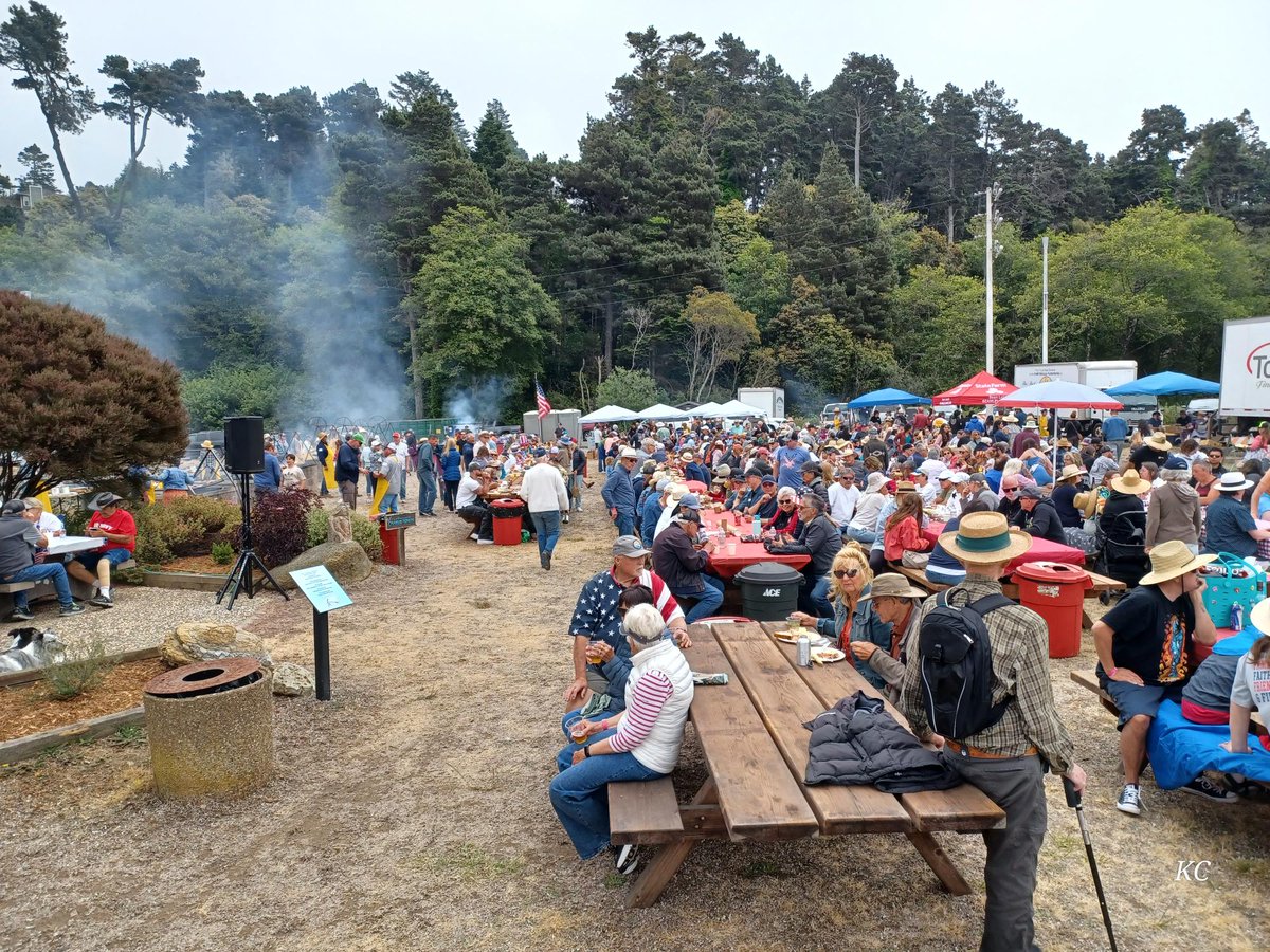The power of 3 and 3k - 3 certified B Corps (Bonterra Organic Estates, North Coast Brewing Company, and Thanksgiving Coffee) and 3,000 attendees supporting salmon restoration.
Cheers to all who helped and enjoyed the 2025 World's Largest Salmon BBQ in Fort Bragg, CA on 7/5/25.