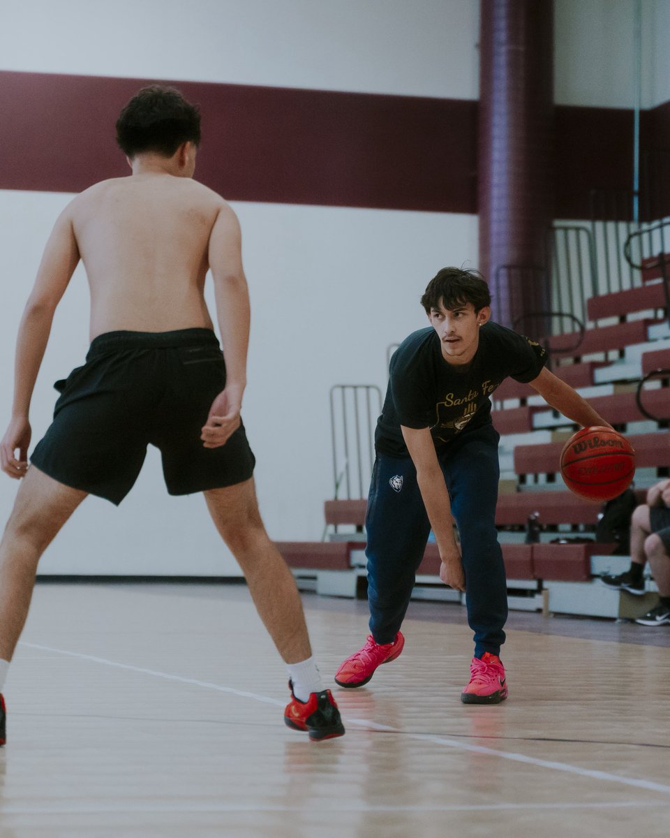 New Mexico Mambas (@nm_mambas) on Twitter photo Player Spotlight 🚨
<a href="/AnteasLujan/">Anteas Lujan</a> has grown a ton as a player. He’s without a doubt going to be a huge problem in class 5A. The kid has the clutch gene and he’s never afraid to step up. We’re definitely excited to see how he plays for the remainder of the summer! Player Spotlight 🚨
<a href="/AnteasLujan/">Anteas Lujan</a> has grown a ton as a player. He’s without a doubt going to be a huge problem in class 5A. The kid has the clutch gene and he’s never afraid to step up. We’re definitely excited to see how he plays for the remainder of the summer!