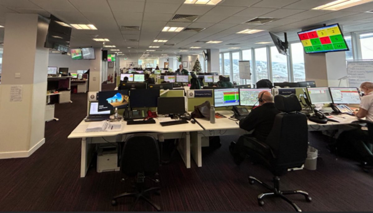 National Ambulance Service 🇮🇪🚑 (@ambulancenas) on Twitter photo When calling 112 or 999 in an emergency you can help us to speed up the process by answering some quick questions and following the instructions of our call takers. 
This helps us to get the information we need to prioritise your call. When calling 112 or 999 in an emergency you can help us to speed up the process by answering some quick questions and following the instructions of our call takers. 
This helps us to get the information we need to prioritise your call.
