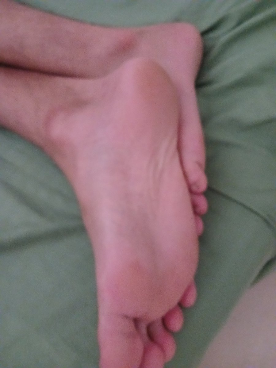 MasterJaoMG's tweet photo. Vem perder pro maxo, vem! lambe vai! 
#feets #malefeet #feetfetish #feetfetishnation #barefoot #barefootman #clothedandbarefoot #soles #malesoles #malefeetsoles #toes #pies #pés  #piesmasculinos #sexyman #piesdehombre #pésdehomem https://t.co/tFb0p65tAT