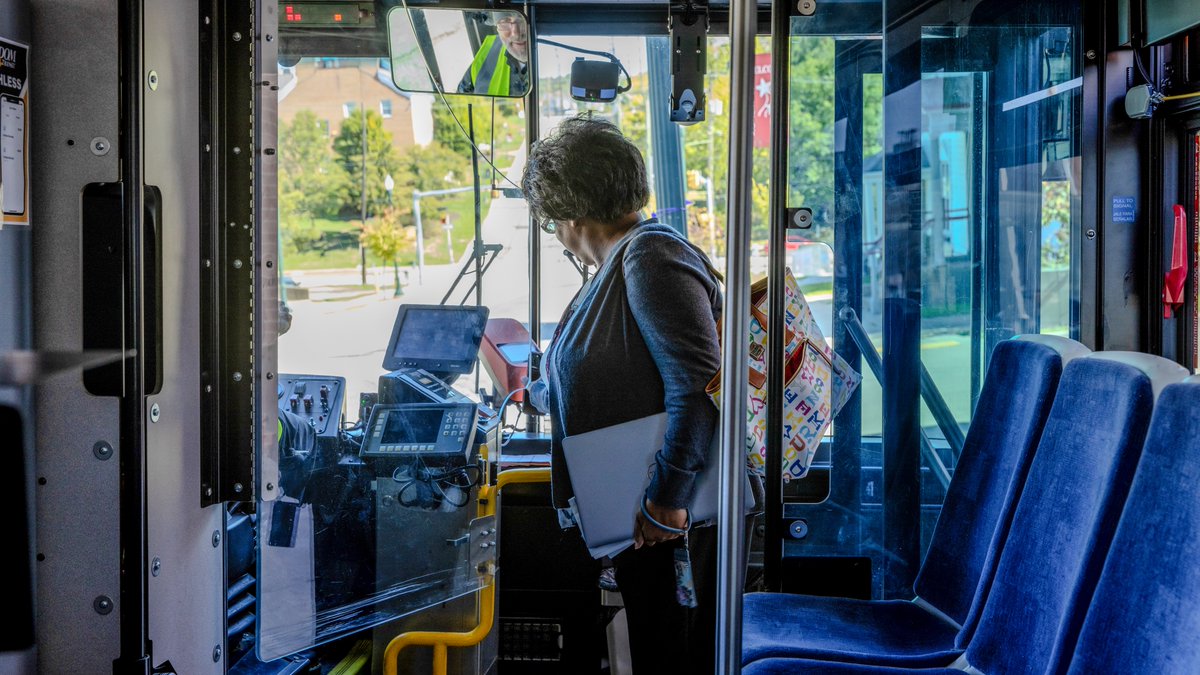 WashPATransit's tweet image. Do more than ride — drive your public transit experience with the Freedom Transit app! Plan your trip, track buses in real time, view schedules, and buy tickets or passes all in one place. 
Download the app today or visit our website: shorturl.at/JcUnS