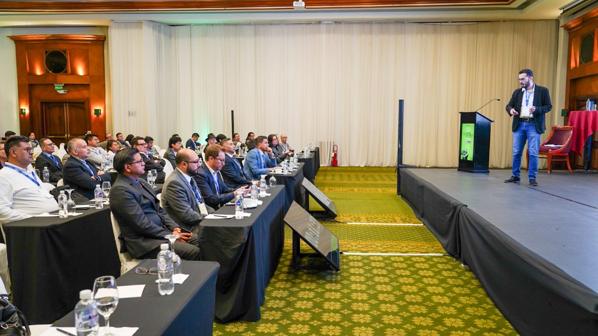 Para la #SEPS, la protección de datos y la ciberseguridad son prioridades. Nuestro Director de Seguridad de la Información, José Luis Vásquez participó en el taller sobre ciberseguridad en el sector público, un espacio para abordar temas que fortalezcan la gestión institucional.