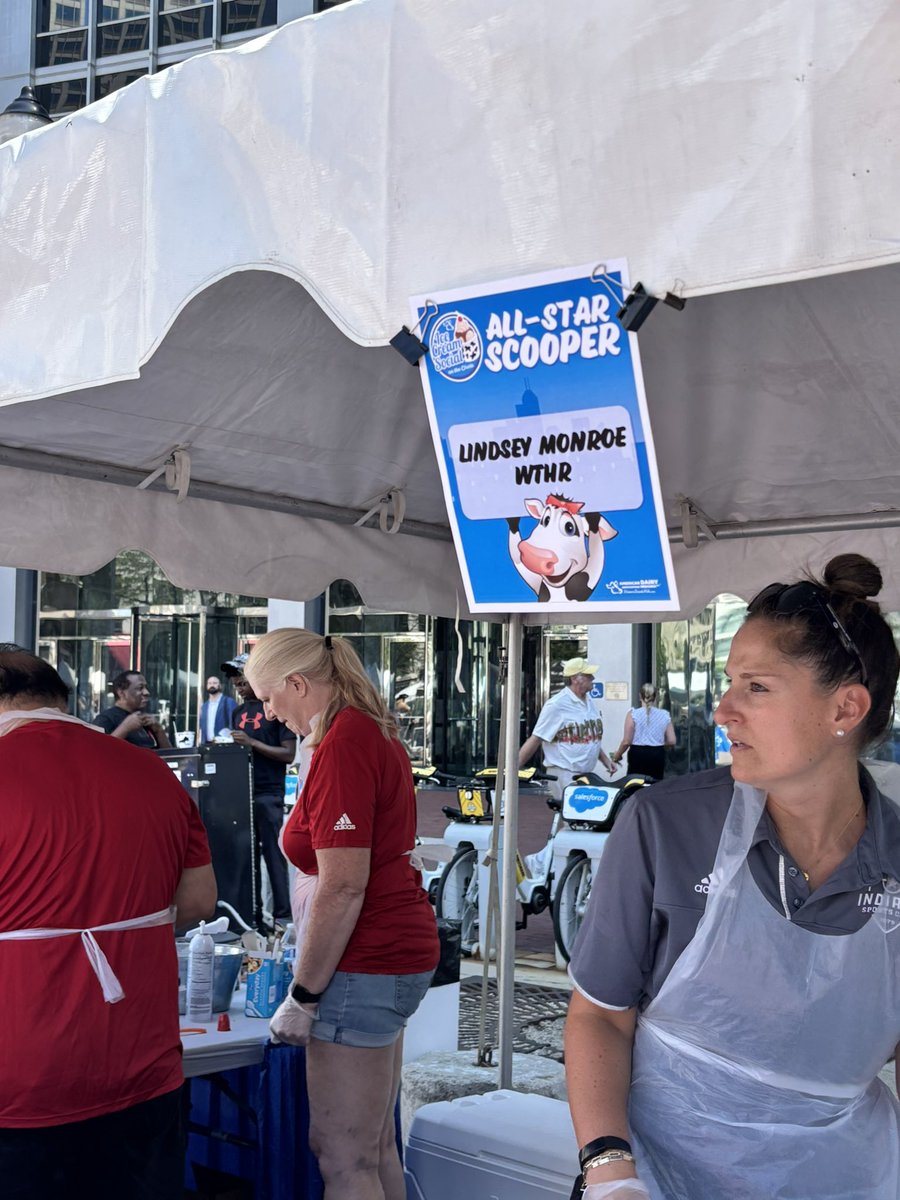 Lindsey Monroe (@lindseywthr13) on Twitter photo Found a few more cool kids on monument circle for the <a href="/INDairy/">Indiana Dairy Assoc.</a> ice cream social! Come on down through 2pm. Found a few more cool kids on monument circle for the <a href="/INDairy/">Indiana Dairy Assoc.</a> ice cream social! Come on down through 2pm.