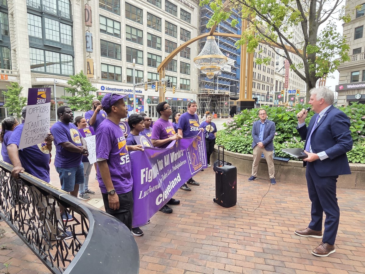 SEIULocal1's tweet image. Yesterday in Cleveland, dozens of Local 1 security officers held a press conference as they prepare to negotiate their first union contract—one that will impact over 200 officers. They’re standing united for fair pay, respect, & real workplace protections. #SecurityNeedsSecurity