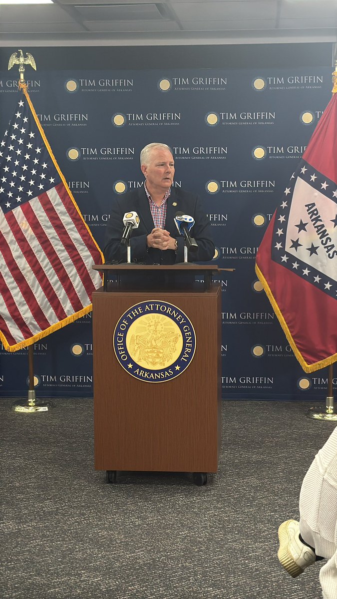 MattisonGafner's tweet image. #NEWS: Attorney General Tim Griffin calls on local authorities to enforce state law prohibiting loitering during a press conference happening right now. He shares “loitering in and around public roadways, intersections, and traffic stops has grown to an unacceptable level.” More…