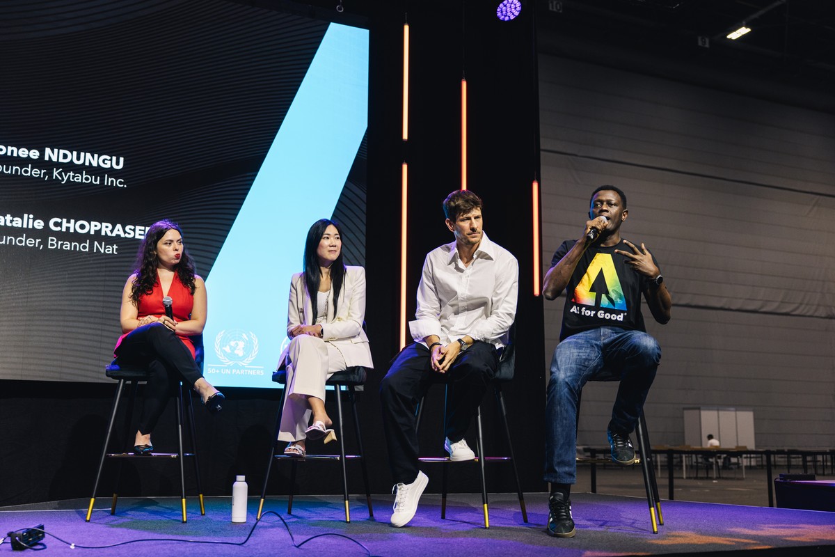 AIforGood's tweet image. Earlier at the #AIforGood Global Summit!
The session in the past hour explored how AI and robotics can be aligned with human values, intuitively understand the world around them, and empower global accessibility. Here’s a summary to keep you on the loop:
👉 Viral vs. verified:…