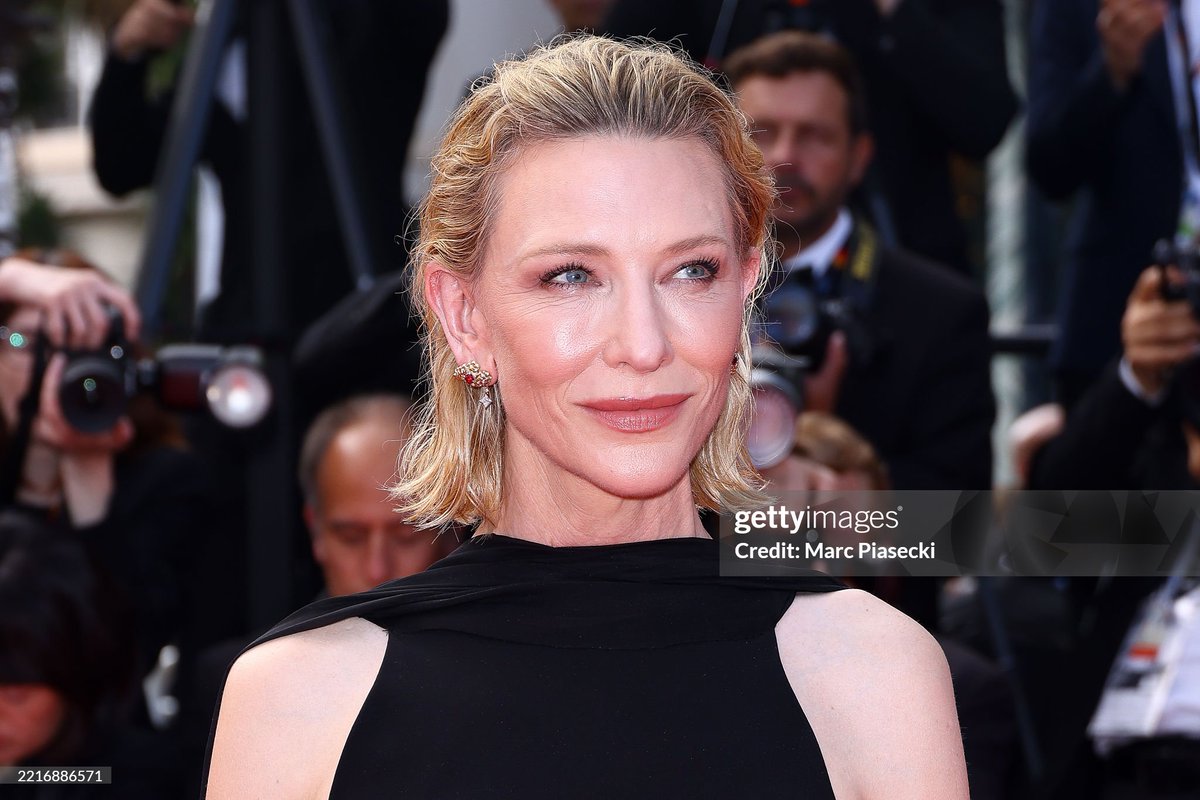 Aging gracefully🙇🏻‍♀️