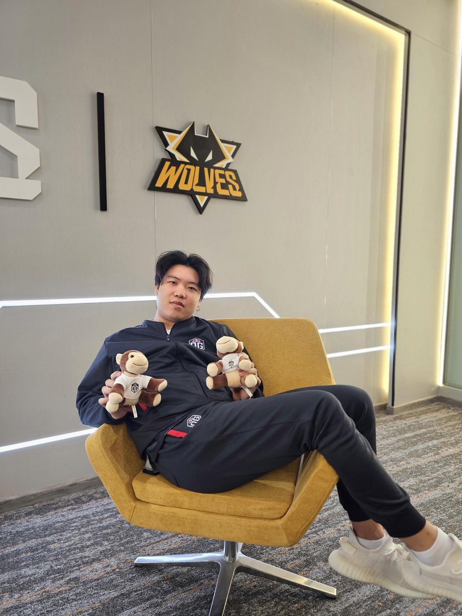 OG (@ogesports) on Twitter photo Wen, Sunny and the whole OG Honor of Kings team thank you for hosting us during our pre-EWC bootcamp <a href="/WolvesEsports/">Wolves Esports</a> π Wen, Sunny and the whole OG Honor of Kings team thank you for hosting us during our pre-EWC bootcamp <a href="/WolvesEsports/">Wolves Esports</a> π
