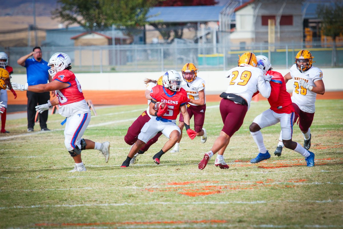 Experience the heart-pounding thrill of gameday victories and the rewarding feeling of academic accomplishment with Coalinga College's Men's Football team. Your journey towards a bright future begins here with us. #GameDay #Achievement #Falcons Visit: loom.ly/E25DHgg