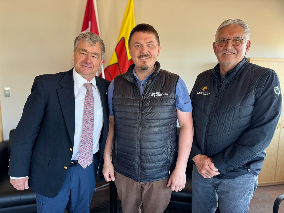 j_akeeagok's tweet image. I had the opportunity to meet with QC President Harry Flaherty, QIA President Olayuk Akesuk, and John Risley, Mike McNair and Sean Leet of the Arctic Economic Development Corp. We discussed infrastructure investments in Nunavut and working with Indigenous communities.