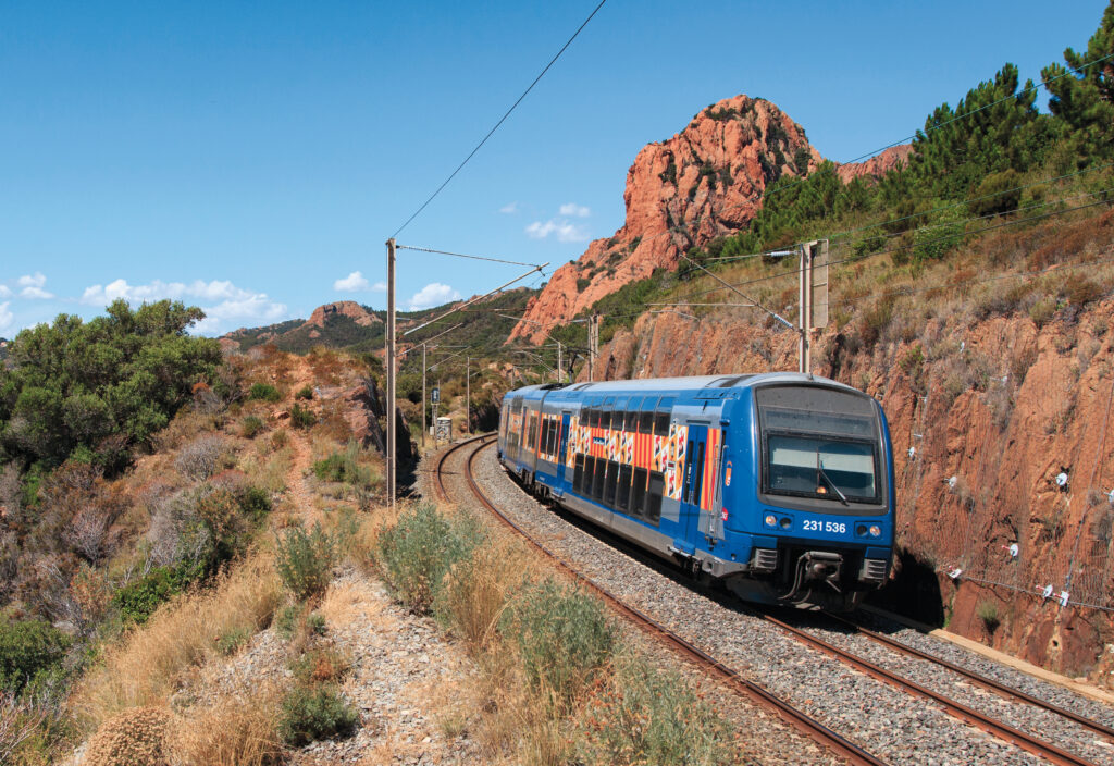PROVENCE-ALPES-CÔTE D’AZUR Vers une décennie de travaux sans précédent ▶️ ow.ly/PiQs106fnt1
