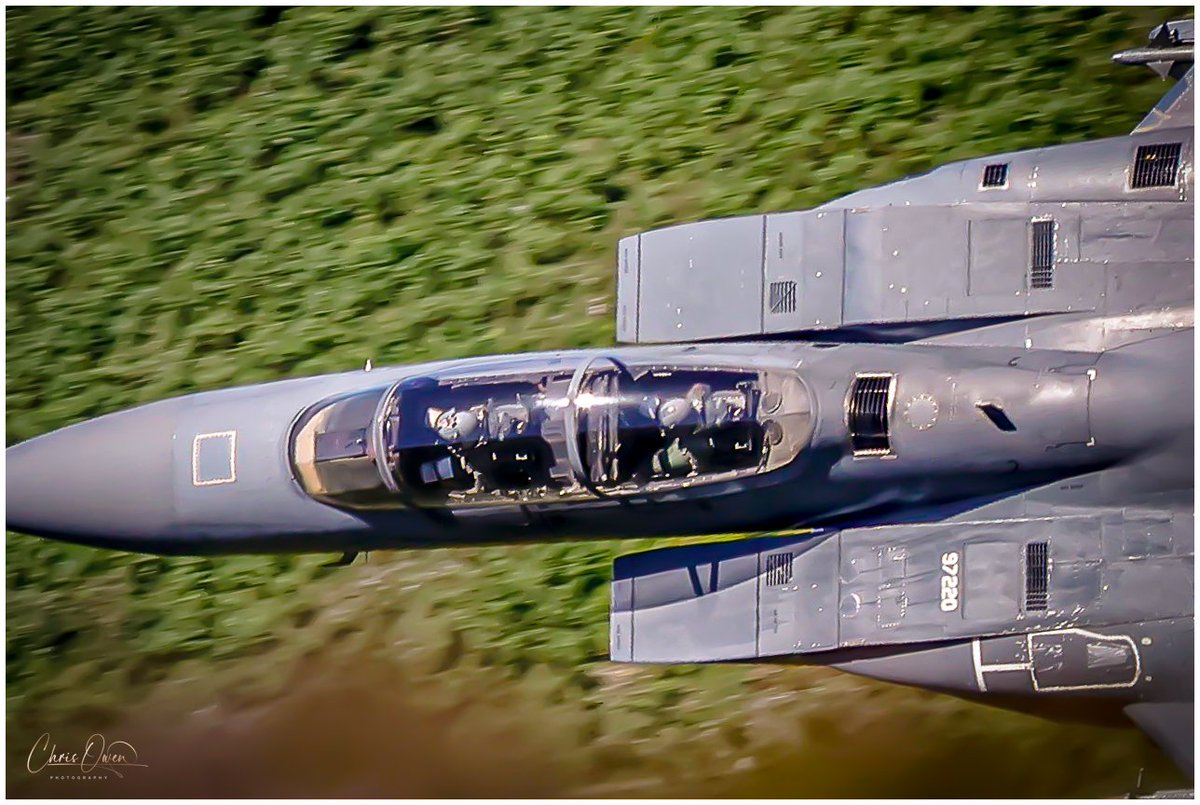 cwo1983's tweet image. A day to remember in the Mach Loop!! 📸🏴󠁧󠁢󠁷󠁬󠁳󠁿🇺🇸🦅

3 x Typhoons (CHAOS FLT) @RAFConingsby 
4 x F15s (ANIMAL FLT) @48FighterWing
2 × A400M (JIGSW96 + DREAD)@RAFBrizeNorton 
2 × Hawks @RAF_Valley