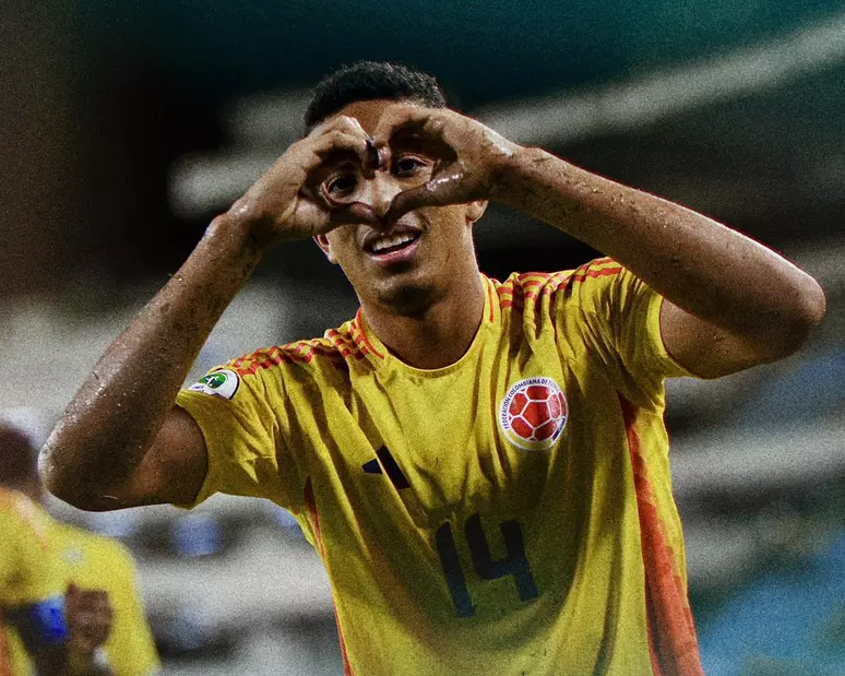 "Vou mostrar o meu futebol e agora estou pensando em todos os novos desafios que virão, em conseguir fazer as coisas bem. Primeiro, passo a passo: adaptar-me primeiro, depois dar o meu melhor e, com a ajuda de Deus, poder fazer história e ser amado pela torcida do Botafogo."

-