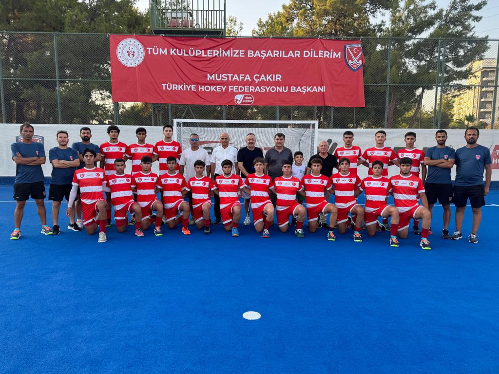 Federasyon Başkanımız Mustafa Çakır, Alanya Gençlik ve Spor İlçe Müdürü Nazif Emre Kıldırgıcı,As Başkanımız Yasin Yükseler,Sultanbeyli Kaymakamı ve Yerel Yönetimler Kurulu Üyemiz Kemal Şahin ve İl Temsilcimiz Hasan Dişkaya, Alanya'da U18 Erkekler Milli Takım Kampını ziyaret etti