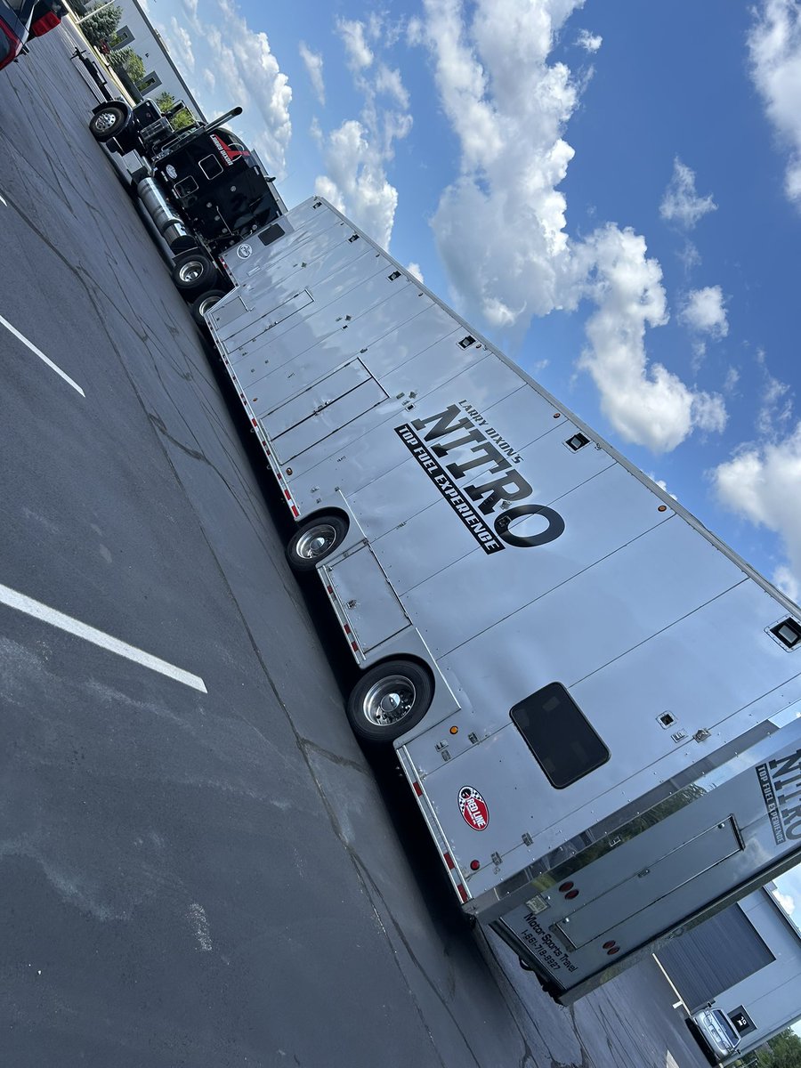 Dixontopfuel's tweet image. East bound and down. Dragway 42 or bust. Taking a few more people down the track to get them in the top fuel club. ✌🏻

#rockandrace #twoseater #topfuelclub 

#nitro #topfuel #dragster #dragracing #motorsports #ihra #thiscarisnotapprovedoraffiliatedwiththenhra #sendit #senditfast