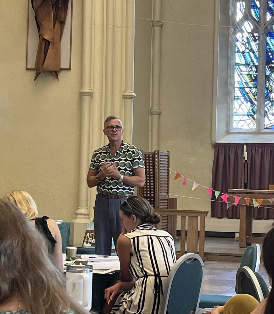 StWEnglishHub's tweet image. A truly inspiring day with the fantastic @NickRMT. Focusing on the power of stories to support children’s vocabulary development alongside their love of reading. Delegates have left us fully enthused, with lots of take-aways. Thank you! #VocabularyDevelopment 📚📚@LucyRushton24
