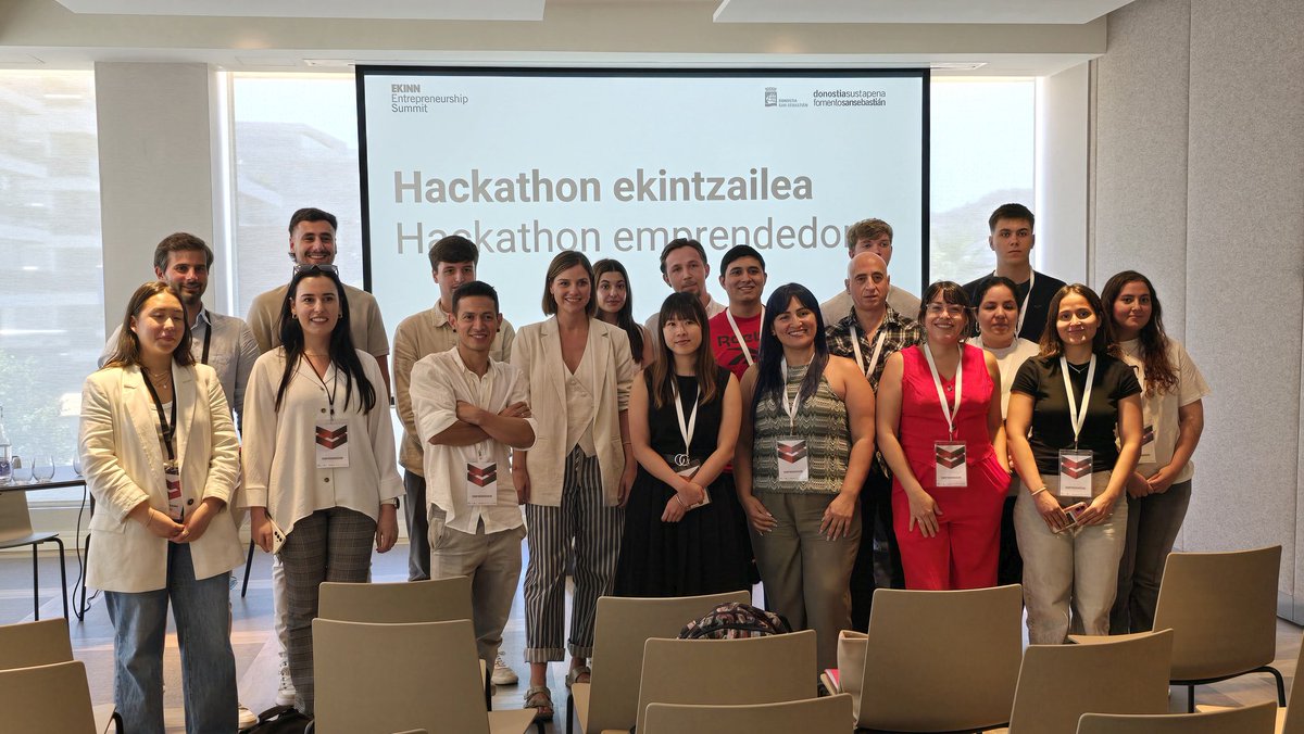 Ane Oyarbide (@aneoyar) on Twitter photo Esta semana se ha celebrado el Ekinn Entrepreneurship Summit. Iniciativa puesta en marcha desde <a href="/FomentoSS/">Donostia Sustapena - Fomento San Sebastián</a> para inspirar, formar, tejer relaciones y, en definitiva, crear espacios que permitan a Donostia crecer como ciudad de innovación, emprendizaje y talento. Esta semana se ha celebrado el Ekinn Entrepreneurship Summit. Iniciativa puesta en marcha desde <a href="/FomentoSS/">Donostia Sustapena - Fomento San Sebastián</a> para inspirar, formar, tejer relaciones y, en definitiva, crear espacios que permitan a Donostia crecer como ciudad de innovación, emprendizaje y talento.