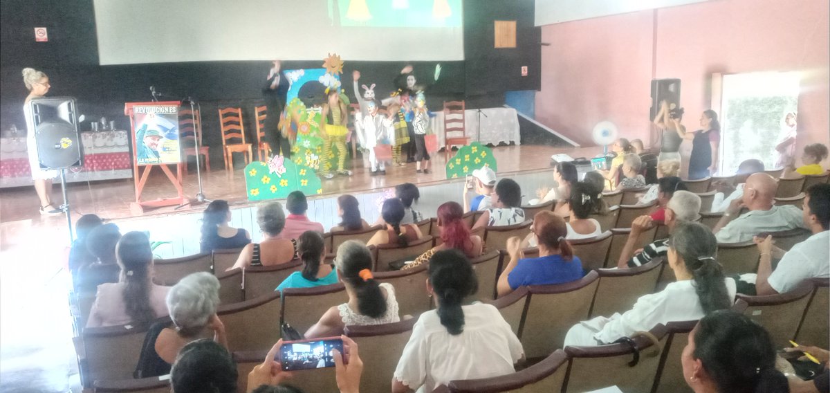 EsbuMario's tweet photo. El Seminario de Preparaciòn del Curso Escolar 2025-2026 en nuestro municipio de Quemado de Güines, realizado los dìas 8, 9 y 10 de julio del 2025, se caracterizò por la profundidad de las diferentes temáticas abordadas. @CubaMined @dg https://t.co/74vHXsxv4J