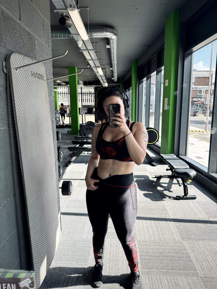 Me: I’m doing so good with my gym/circus regime!!

Also me: *now needs major surgery at the end of the month*

I will reach my goals, sooner or later. 😅