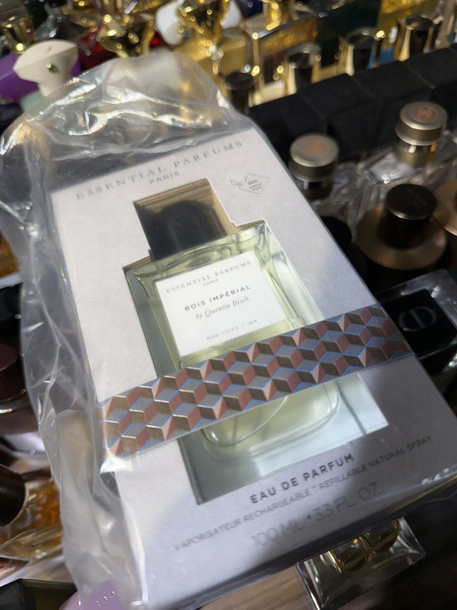🎁 سحب عطري فاخر 🎁
برعاية متجر ميوز للعطور واحد من متابعيني بيكسب هدية تفوح فخامة 🔥
✨ شروط السحب
1. تابعني
2. رتويت للتغريدة
3. منشن لاثنين من ربعك
4. تعليق حلو 
📅 السحب يوم الأحد
#أبو_عابد #سحب_عطري #هدايا_العطور #متجر_ميوز