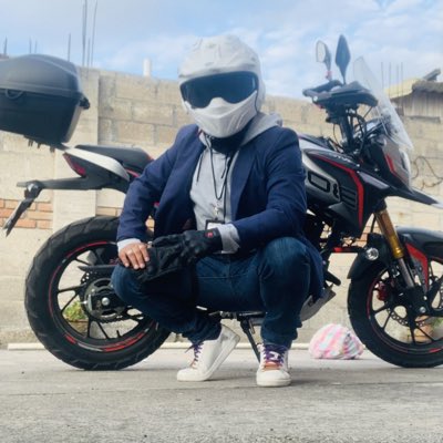 VRGF84's tweet photo. #NuevaFotoDePerfil https://t.co/KB5oIYygcG
