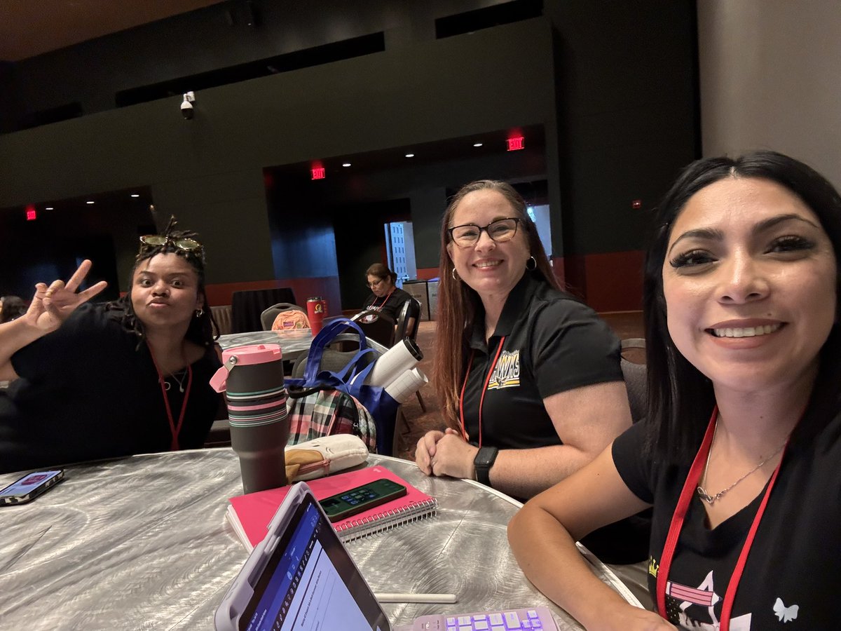 Gloria Medel tweet media