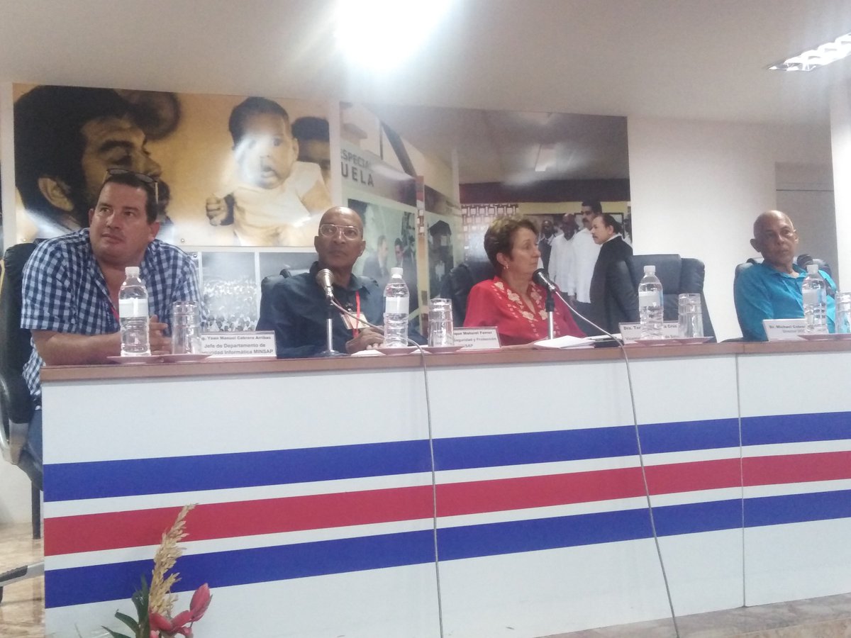 📢 Preparar a los Jefes de Misiones Médicas 🇨🇺 en el exterior es el objetivo de esta vigésimo tercera reunión. Entre ellos:
✔️Información estadística 
✔️Atención a los colaboradores
✔️Gestión de la comunicación en sitios de redes sociales 
✔️Seguridad y Protección

#UnidosXCuba