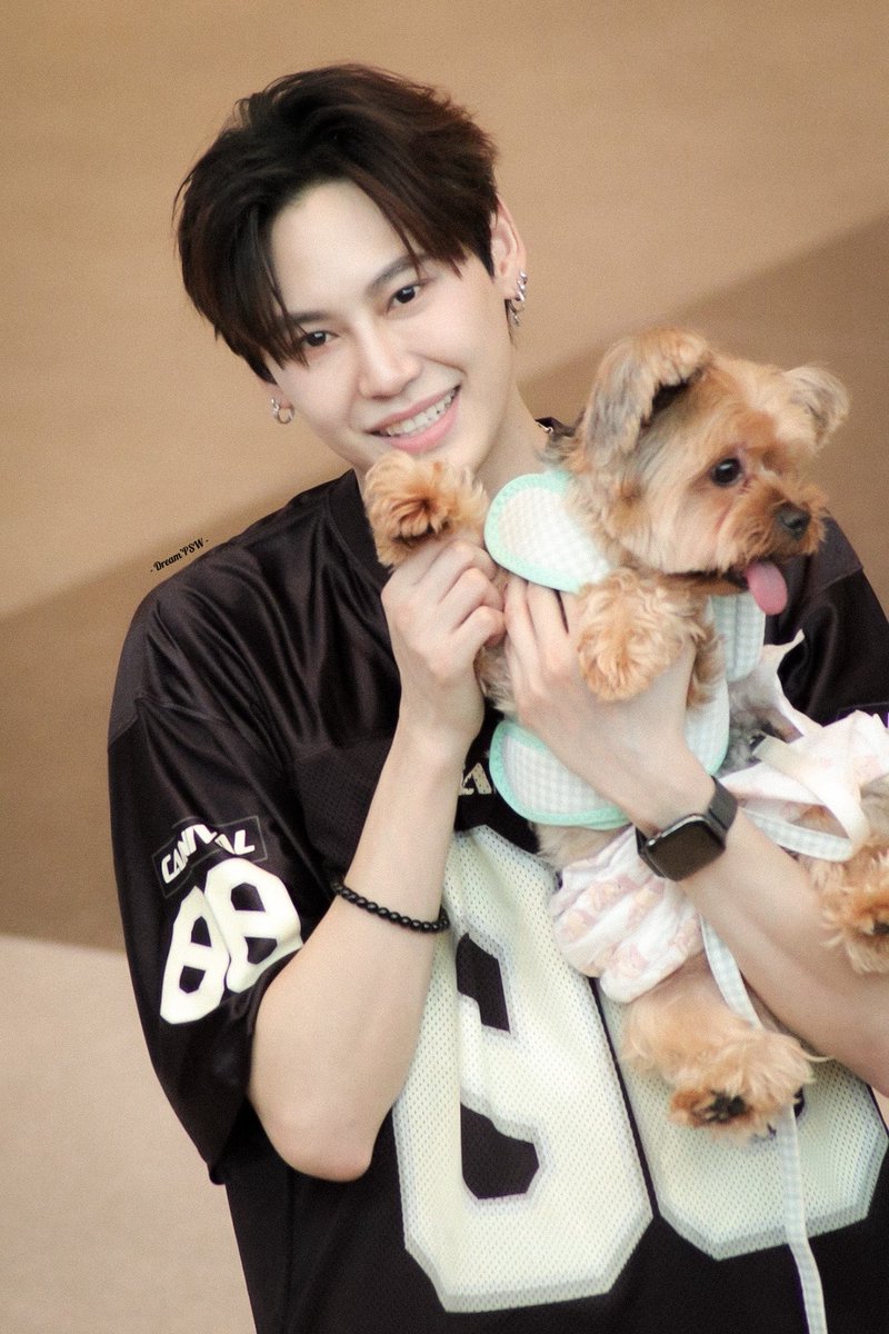 Pongsawan_K's tweet photo. #Challenge30picForBDBoun || 29

𝓗𝓪𝓹𝓹𝔂 𝓫𝓲𝓻𝓽𝓱𝓭𝓪𝔂 ❤️

BOUN 30Degree Be Shine  

#ShiningBOUN30th 
🍭 #bb0un @bb0un 🍭
🍭 #อมยิ้มของบุ๋นไออุ่นของเฮีย 🍭 https://t.co/MfVh1RdGqj