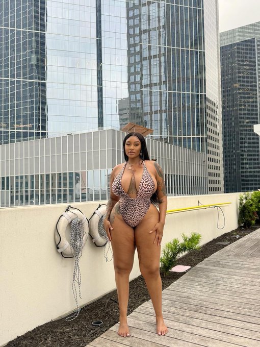 Watch 🇳🇬Eze Nwanyi Ifeoma ✨'s leaked NSFW photo on TwXstars