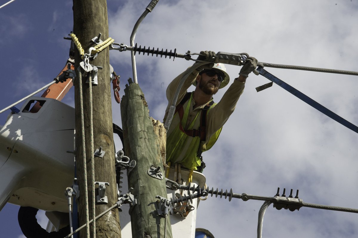 GeorgiaPower's tweet image. We want to shout out our incredible team for IBEW’s #LinemanAppreciationDay.  Working 24/7- 365, they truly are here for Georgia and here for you.

To our crews, including our retired team members and new apprentices, thank you for all that you do every day!

#ThankALineworker…