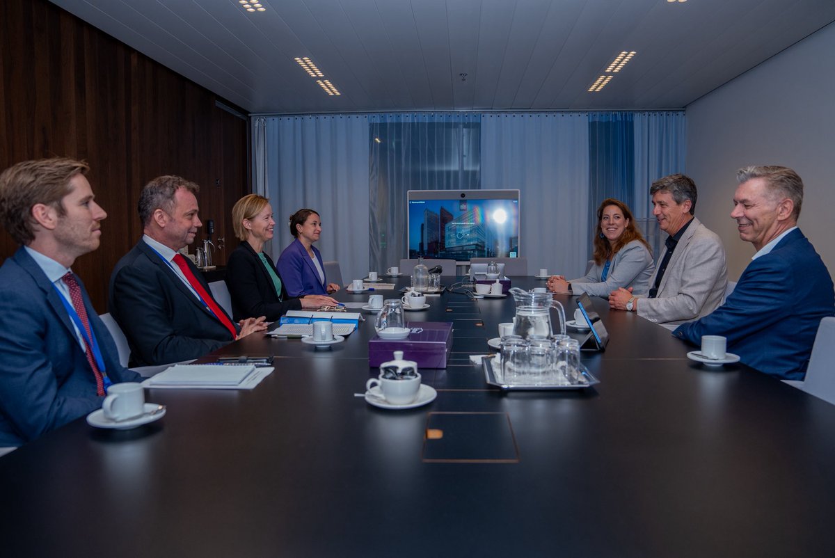 stasBuHa's tweet image. Constructief overleg gehad met @voorzittermkbnl Jacco Vonhof over het belang van ons NLse postennet en toegankelijke financiering voor mkb’ers. Ook gesproken over het versterken van de Europese interne markt om in te spelen op kansen in markten dichtbij huis.