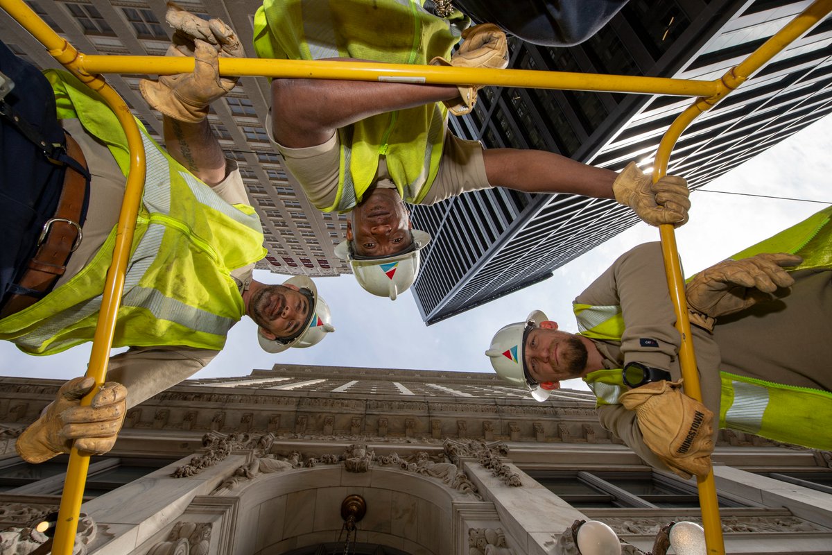 GeorgiaPower's tweet image. We want to shout out our incredible team for IBEW’s #LinemanAppreciationDay.  Working 24/7- 365, they truly are here for Georgia and here for you.

To our crews, including our retired team members and new apprentices, thank you for all that you do every day!

#ThankALineworker…