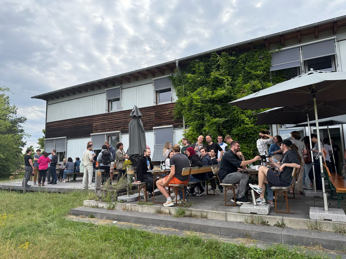 fabian_theis's tweet image. Helmholtz Computational Health Center summer party! 🌞🎉 great people, great energy, and a reminder that science thrives with community! #TeamScience