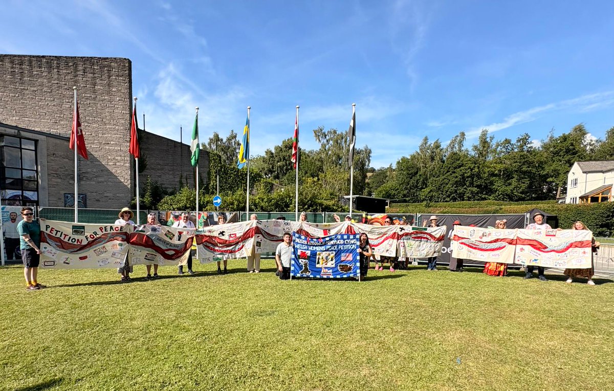 Academi Heddwch Cymru (@academiheddwch) on Twitter photo Thank you to the women of Llangollen and Corwen for arranging the proud representation of the history of the 1923 Women’s Peace Petition in the Parade of Nations.
<a href="/llangollen_Eist/">Llangollen International Eisteddfod</a> Thank you to the women of Llangollen and Corwen for arranging the proud representation of the history of the 1923 Women’s Peace Petition in the Parade of Nations.
<a href="/llangollen_Eist/">Llangollen International Eisteddfod</a>