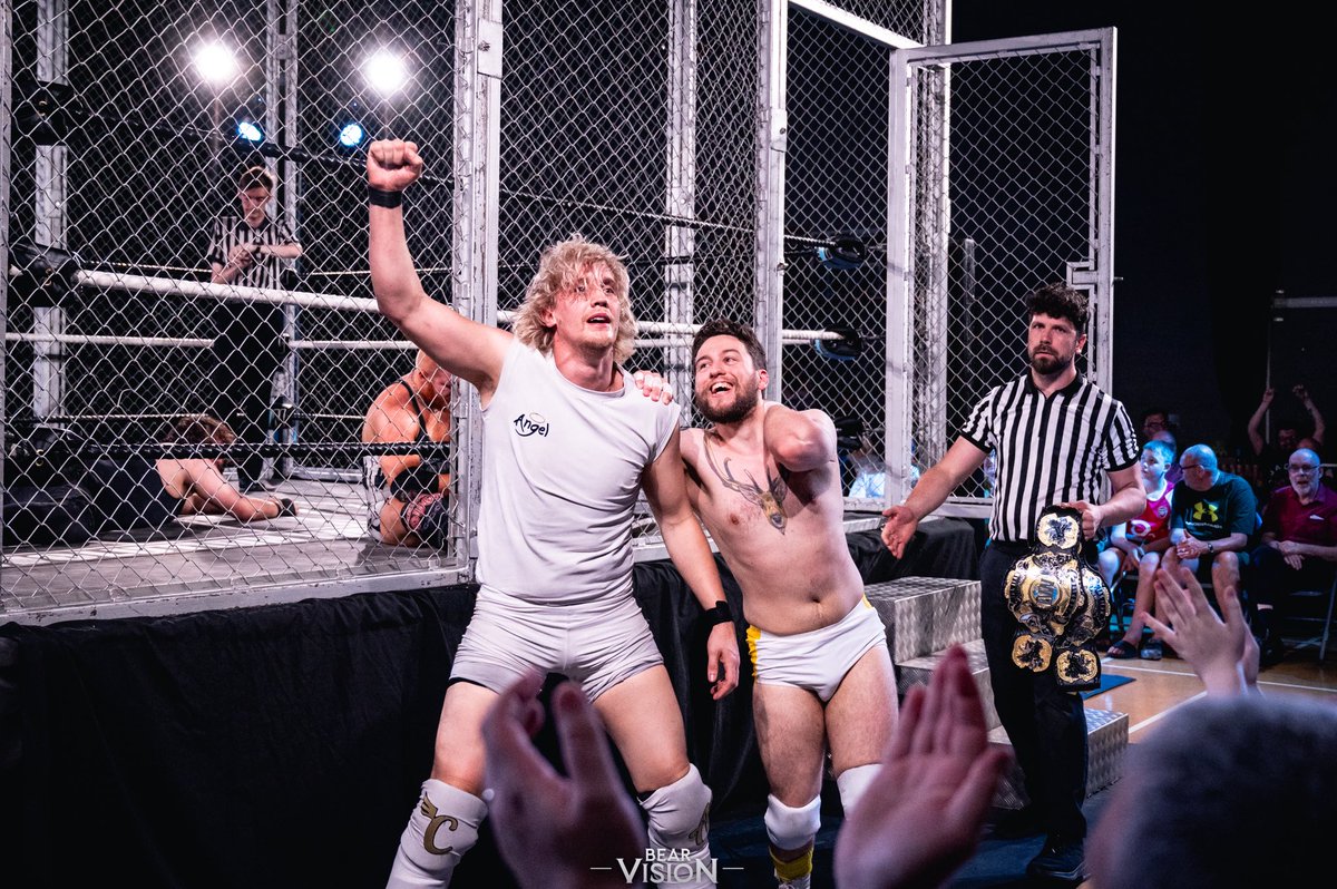 evolutionwres's tweet image. 🪽🦌 HEAVENLI Crowned New EVW Tag Team Champions
At EVW’s biggest event of the year, Chris Angel and Ivor Li walked into the steel cage as underdogs. They left it as champions.
The EVW Tag Team Titles are now in new hands. The question is:
Who steps up next?