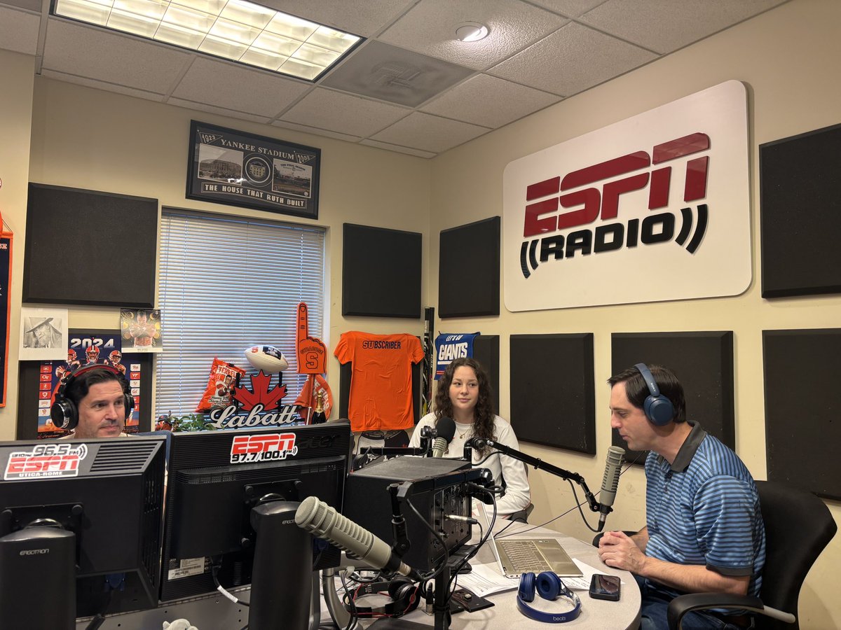 CuseWBB's tweet image. Sophie Burrows joins #OrangeNation live in studio on @ESPNSyracuse now!
Tune in 📻: m.twitch.tv/cusesportstalk…