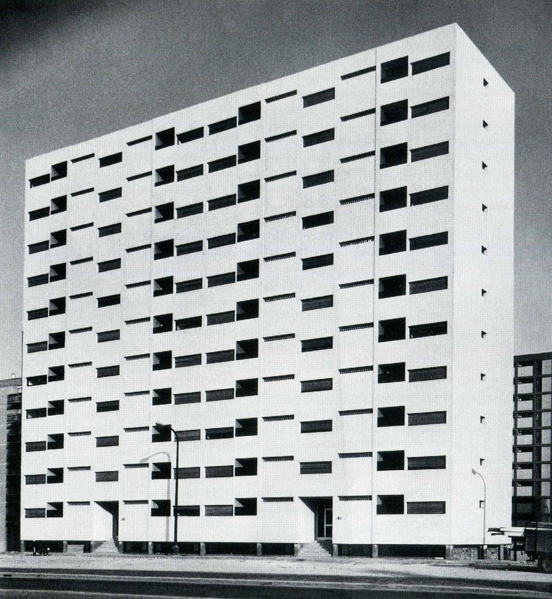 AGUA_architects's tweet image. ... Edifici d´habitatges a Nou Barris #Barcelona (1959) Lluís Nadal Oller #arquitecte #hasxx140esp