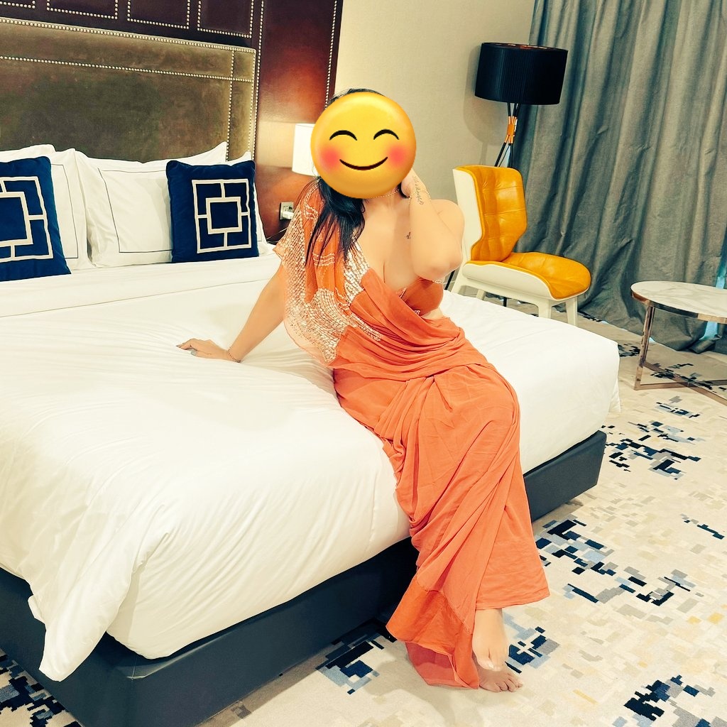 Sumanranicpl563's tweet photo. Hey guy's cam show 
Lesbian show cpl show available today last day 
In delhi today
FFM available 
Tomorrow pune Next hyderabad, chennai, coimbatore, Navi Mumbai, goa, banglore, Delhi 
https://t.co/BNoq1Gh1el https://t.co/PnmMipOGE0
#TrendingNow #viral #Mumbai #Pune #nightlife https://t.co/AlrTCpVU0p