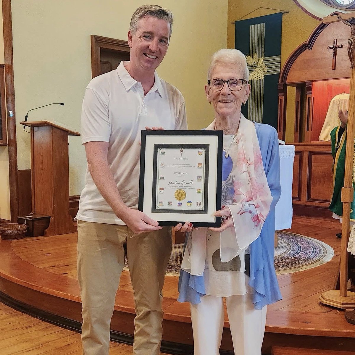 MikeBarrettON's tweet image. Two special ladies celebrated milestone birthdays in Spencerville this week! 🎉
Carol Butcher marked 80 years with the community at the Legion, and
Veita Hutton celebrated 95 years with the community at St. Laurence O’Toole.
Wishing them both many more joyful birthdays to come!