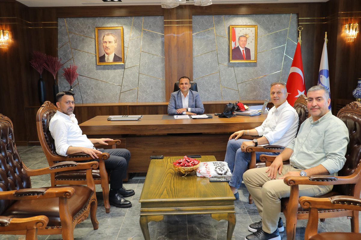 Bayrampaşa Ordulular Derneği Başkanı Ümit Akbaba, Bayrampaşa Ordulular Dernek Başkan Yardımcısı Hakan Dursun ve Milliyetçi Hareket Partisi Şişli İlçe Başkanı Oğuz Tolga Cabbar misafirimiz oldu.

Nazik ziyaretlerinden dolayı kendilerine teşekkür eder, çalışmalarında başarılar