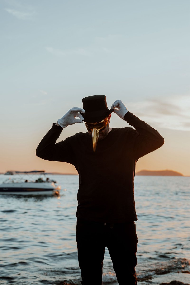 Claptone_'s tweet image. 'Turn Up The Love' was made for golden hours. My new single with @crystalfighters is out now, go listen!
goldenpathrecs.lnk.to/TurnUpTheLove