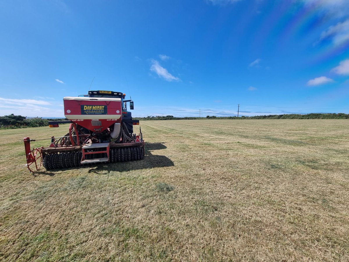 New grass leys sewed today. 26 acres - could do with some rain to kick it off